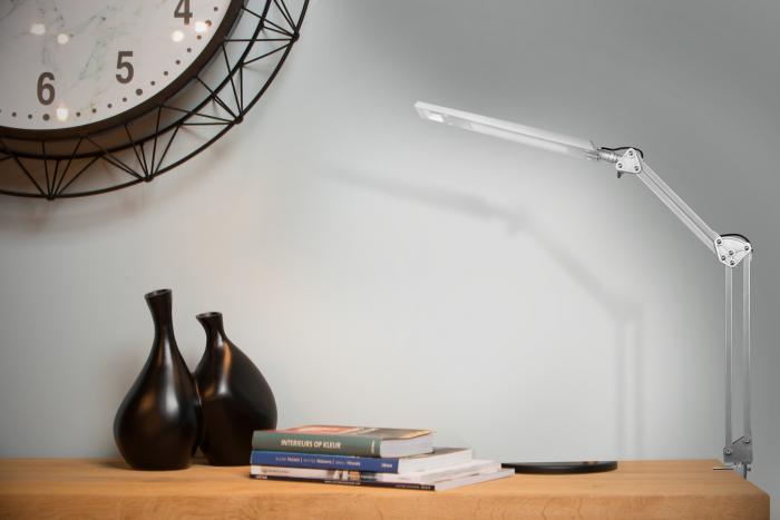 Светильник настольный Camelion KD-821 C03 серебро LED