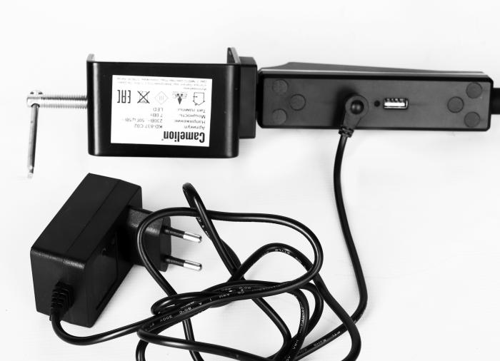 Светильник настольный KD-837 C02 чёрный LED